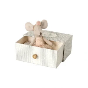 Dance Mouse in Daybed, Little Sister